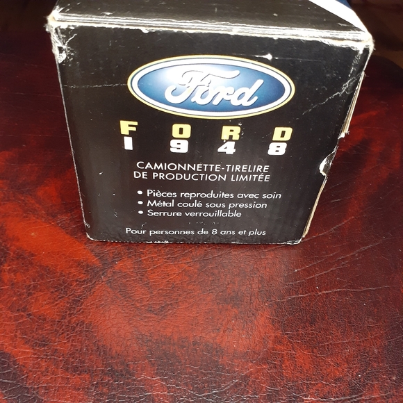 NIB 1948 FORD Can Tire Die Cast Collector Bank Liberty 🇨🇦 $12.50 Shipping 🇨🇦 - Picture 5 of 16